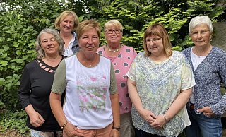 Sind seit 2017 das Leitungsteam der Frauengemeinschaft Schloß Holte: Monika Engels (v. l.), Doris Brok, Mechthild Müller, Walburga Gebauer, Irene Rösler und Ursula Christophliemke. Geistliche Begleiterin ist Gemeindereferentin Mechthild Bömelburg. - kfd