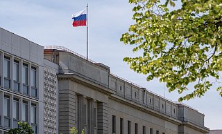 Das Personal der russischen Botschaft in Berlin wird künftig nicht mehr einfach so in andere EU-Staaten reisen dürfen. (Archivbild) - Soeren Stache/dpa