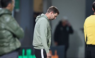 Der Druck auf Fürths Trainer Thomas Kleine wächst. - Daniel Karmann/dpa
