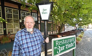 Rolf Ortmeier schließt Güterslohs ältestes Gasthaus "Zur Linde" Ende des Jahres. - Jens Dünhölter