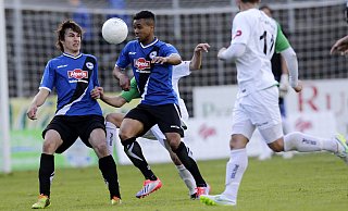 Christian Will (l.) und Khalil Kleit 2015 beim Oberligagastspiel der damaligen U 23 des DSC Arminia beim FC Gütersloh im Heidewald.-----------------------------------------------------------------------------------------Copyright by:Henrik MartinschleddeMöllenbrocksweg 10633334 GüterslohTel.: 05241/2331991Mobil: 0173/2627211Mail: henrik.martinschledde@t-online.de - Henrik Martinschledde