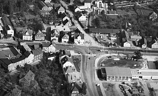 Theaterkreuzung 1960: Mitte rechts im Bild Althoff & Lakemeier, Mitte links die Möbelfirma Bock. - Archiv Freie Presse