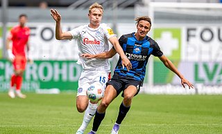 SCP-Youngster Luis Engelns (r.), hier gegen Kiels Neuzugang Kasper Davidsen, zählte zu den auffälligsten Paderbornern. - dpa/picture alliance SCP-Youngster Luis Engelns (r.), hier gegen Kiels Neuzugang Kasper Davidsen, zählte zu den auffälligsten Paderbornern. - dpa/picture alliance