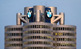 BMW hat im dritten Quartal mehr Autos verkauft. (Archivbild) - Peter Kneffel/dpa