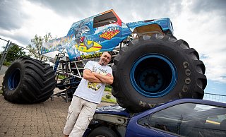 Dominik Lagrin freut sich auf die erste Monstertruck-Show in diesem Jahr. - Niklas Tüns