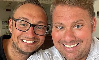 "Ich weiß, wo der Hase langläuft. Wir haben aber keine Lust, uns irgendwelche Storys einfallen zu lassen", sagen Sven Florijan. Gemeinsam mit seinem Mann Sebi betreibt er ein Restaurant auf Mallorca und war in den vergangenen Jahren immer wieder Teil der TV-Sendung "Goodbye Deutschland". - Sven Florijan