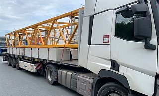 Ein Sattelzug war mit 20 Tonnen ungesicherter Ladung auf der A 2 unterwegs. - Autobahnpolizei