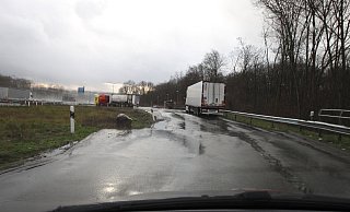 Seit Jahren bieten die beiden an der A 2 gelegenen Rastplätze bei Herford ein trostloses Bild. Das sollte sich längst geändert haben. - Peter Steinert