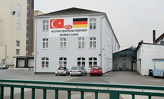 Hier ruft freitags der Muezzin zum Gebet: Die Ditib-Moschee an der Ecke Westring/Bielefelder Straße. - Frank-Michael Kiel-Steinkamp