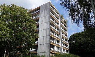 Das marode Hochhaus am Sulburgring ist vielen Driburgern ein Dorn im Auge. - Simone Flörke