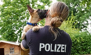 In zwei Jahren soll der (noch) kleine Pivo ein vollwertiges Mitglied der Bielefelder Polizei sein. - Paul Brinkmann