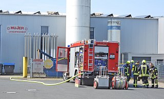 Mehr als 50 Einsatzkräfte der Löschzüge Harsewinkel, Greffen und Marienfeld waren an der Rudolf-Diesel-Straße im Einsatz. - Gabriele Grund