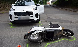 Die beiden beteiligten Fahrzeuge. - Polizei Herford