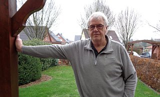 Daheim in Minden: Reiner Beimfohr misst immer noch stolze 1,93 Meter. Die Körpergröße sorgte dafür, dass ihn alle nur „Latte" riefen. - Dirk Kröger