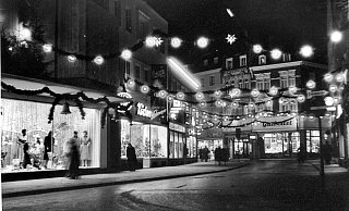 Der Gehrenberg hatte auch früher schon eine Weihnachtsbeleuchtung, die Atmosphäre schaffte. - Georg Heese (Kommunalarchiv)