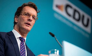 Hendrik Wüst (CDU) spricht beim Landesparteitag der CDU Nordrhein-Westfalen. - Christoph Reichwein/dpa