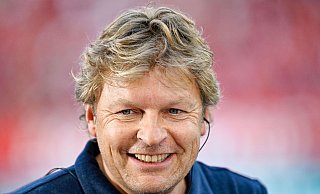 Schalkes Sportdirektot Mulder hat noch einen jungen australischen Innenverteidiger verpflichtet. (Archivbild) - Uwe Anspach/dpa