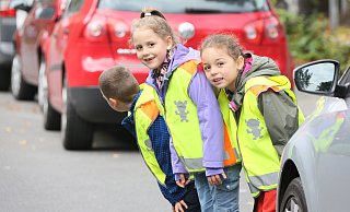 Die Polizei Paderborn informiert Kinder im Kreisgebiet Paderborn laufend über mögliche Gefahren auf Schulwegen (Symbolfoto). - dpa
