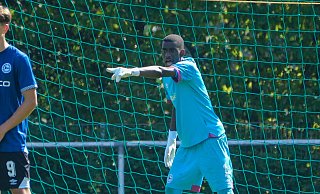 Arminias U17-Keeper Ian Chamessi überzeugte beim Anweisen von Ben Lennard Rehage genauso wie auf der Linie. - Andreas Zobe