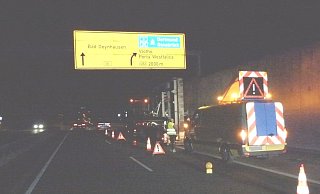Die Ladung des Schwertransportes war zu hoch und passte nicht durch den Weserauentunnel. - Polizei Minden-Lübbecke