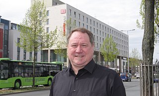 Carsten Birkelbach liegt besonders die Mobilitätswende am Herzen. Der 51-jährige Salzkottener setzt auf einen starken öffentlichen Nahverkehr und den konsequenten Ausbau der Radinfrastruktur. - Uwe Müller