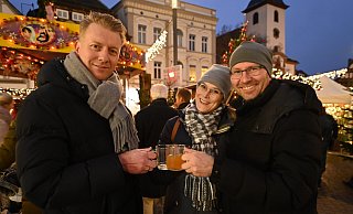 Treffpunkt Weihnachtsmarkt in Höxter, doch wie viel kosten in diesem Jahr die Klassiker wie Glühwein, heiße Schokolade oder Reibekuchen? (Archivbild) - Thomas Kube