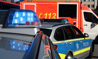 Die Polizei eilte zum Einsatzort, fand den Skoda mit seinem wütenden Fahrer aber nicht mehr. - Symbolfoto: Jens Reichenbach