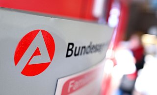 Es gebe immer mehr Aufträge des Gesetzgebers an die Bundesagentur für Arbeit - das teilt eine Sprecherin der Behörde mit. - Felix Kästle/dpa