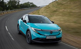 Der Nissan Leaf kehrt im Frühjahr 2026 als Crossover-Coupé zurück. - Nissan/dpa-tmn