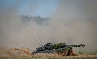 Wieder haben die weltweiten Militärausgaben einen Höchststand erreicht. (Symbolbild) - Kay Nietfeld/dpa