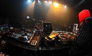 Ob Hip-Hop oder harter Rock, am Wochenende bieten DJs und Bands Musik für viele Geschmäcker. - (Symbolbild) Pixabay