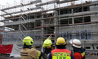 Beim Einsturz einer Treppe im Erweiterungsbau der Kreisverwaltung in Paderborn ist am Dienstagvormittag ein 58-jähriger Bauarbeiter gestorben. - Ralph Meyer