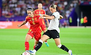 Am Ball virtuos: Aitana Bonmatí. - Sebastian Christoph Gollnow/dpa