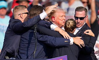 Eine interne Untersuchung des Secret Service zum Attentat auf Donald Trump Mitte Juli hat verschiedene Kommunikationsversäumnisse zutage gebracht. (Archivbild) - Gene J. Puskar/AP/dpa