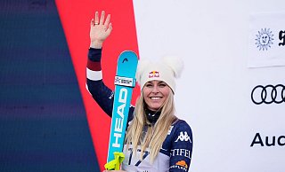 Will bei den Olympischen Winterspielen 2026 noch mal angreifen: Lindsey Vonn. - Robert F. Bukaty/AP/dpa