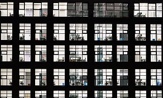 Bürogebäude: Die Nachfrage sinkt. (Archivbild) - Andreas Arnold/dpa