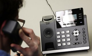 Die Polizei gibt Tipps, wie Betrüger am Telefon zu erkennen sind. - David Schellenberg