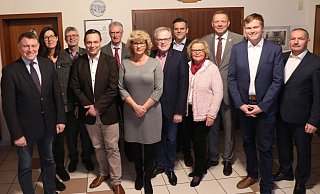 Der CDU-Stadtverband Höxter mit Verantwortlichen und Gästen beim Neujahrsempfang. - Simone Flörke