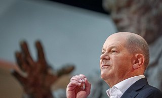 "Nicht meckern, machen": So schwört Kanzler Scholz seine Partei auf den Wahlkampf ein. - Kay Nietfeld/dpa