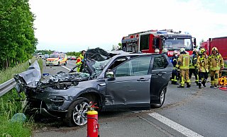 Mit hoher Geschwindigkeit fuhr der Land Rover Discovery auf den Lkw auf. - Ralph Meyer