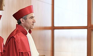 Muss das Bundesverfassungsgericht besser vor Einflussnahme durch Extremisten geschützt werden? Inhaltlich bezieht Präsident Stephan Harbarth keine Stellung. - Uli Deck/dpa