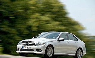 Begehrter Gebrauchtwagen: Die Qualitäten einer gebrauchten C-Klasse haben sich längst rumgesprochen - doch auf eine Sache sollte man vor dem Kauf besonders achten. - Mercedes-Benz AG/dpa-tmn