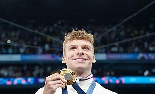 Léon Marchand holte in Paris viermal olympisches Gold. - Marcus Brandt/dpa