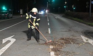 Nach dem Sturm heißt es Aufräumen im Kreis Gütersloh. - Andreas Eickhoff