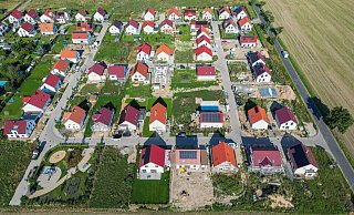 Viele Menschen haben Probleme, ihre Wohnkosten zu stemmen (Archivbild). - Jan Woitas/dpa