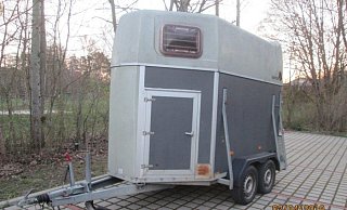 Der in Diepholz ebenfalls gestohlene Anhänger. - Polizei Wolfsburg