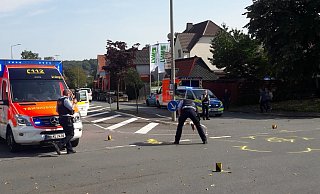Der Kreuzungsbereich war für Unfallaufnahme und Bergung von der Polizei gesperrt worden. - Burkhard Battran