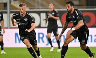 SCP-Mittelfeldspieler Sebastian Klaas (l.) laborierte zuletzt an einer schmerzhaften Beckenprellung. Bei Stürmer Adriano Grimaldi (r.) zwickt die Achillessehne. - Imago Images