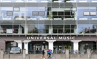 Universal Music sieht in dem Deal einen Schritt in die Zukunft. (Archivbild) - Jens Kalaene/dpa-Zentralbild/ZB