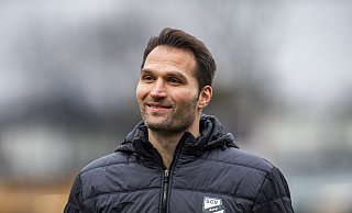 Als Aufsteiger belegt der SC Verl nach dem 1:1 gegen Zwickau aktuell Rang 5 der Tabelle. Trainer Guerino Capretti ist damit sichtlich zufrieden. - picture alliance